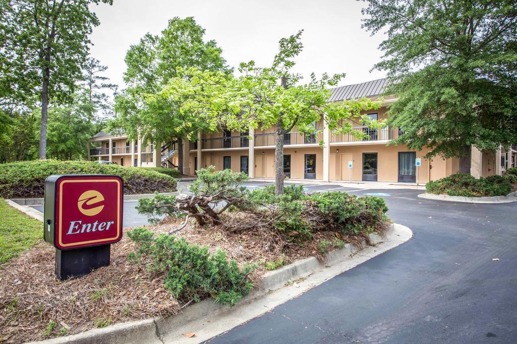 Clarion Inn & Suites Aiken South Exterior foto