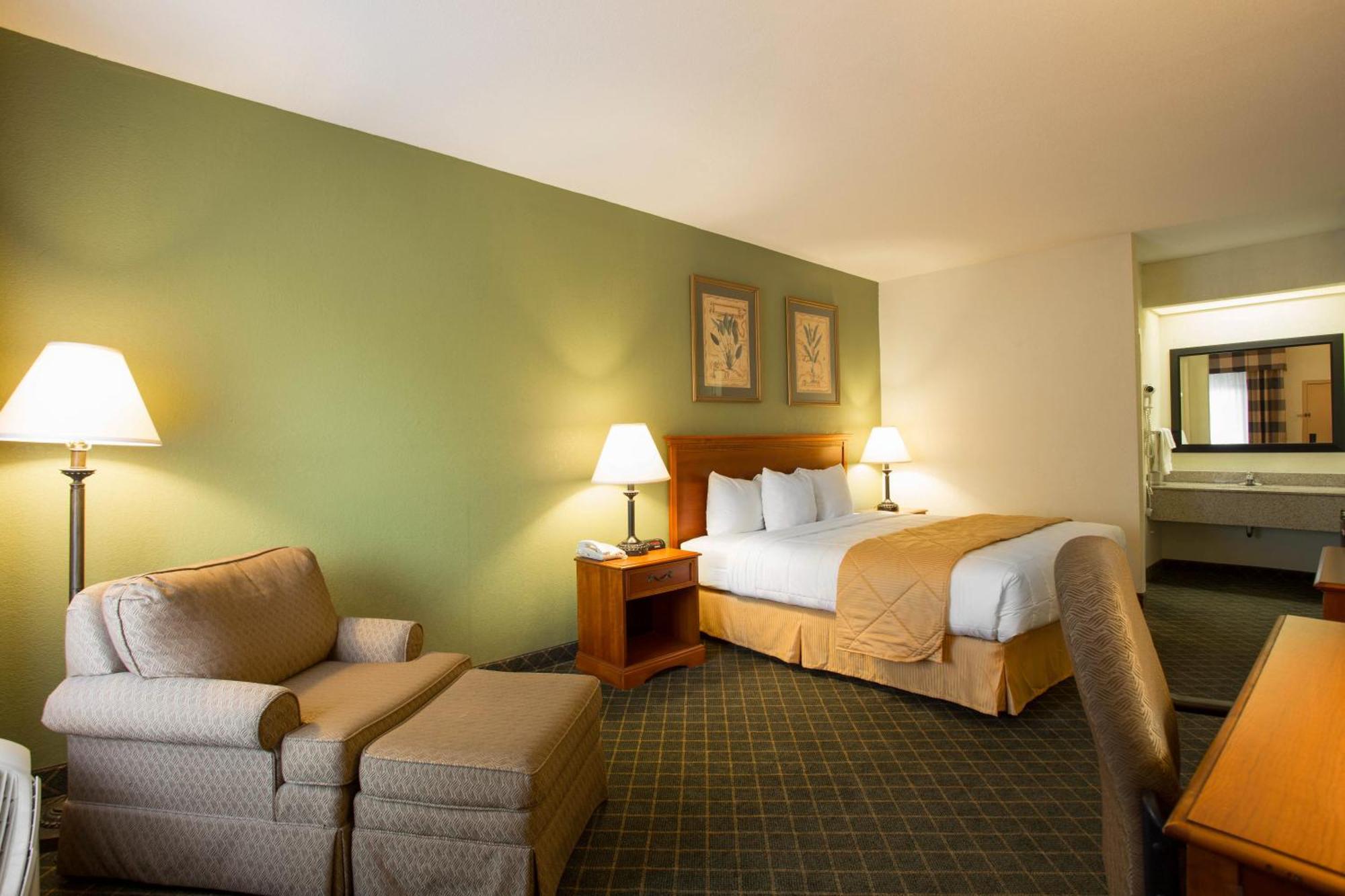 Clarion Inn & Suites Aiken South Exterior foto