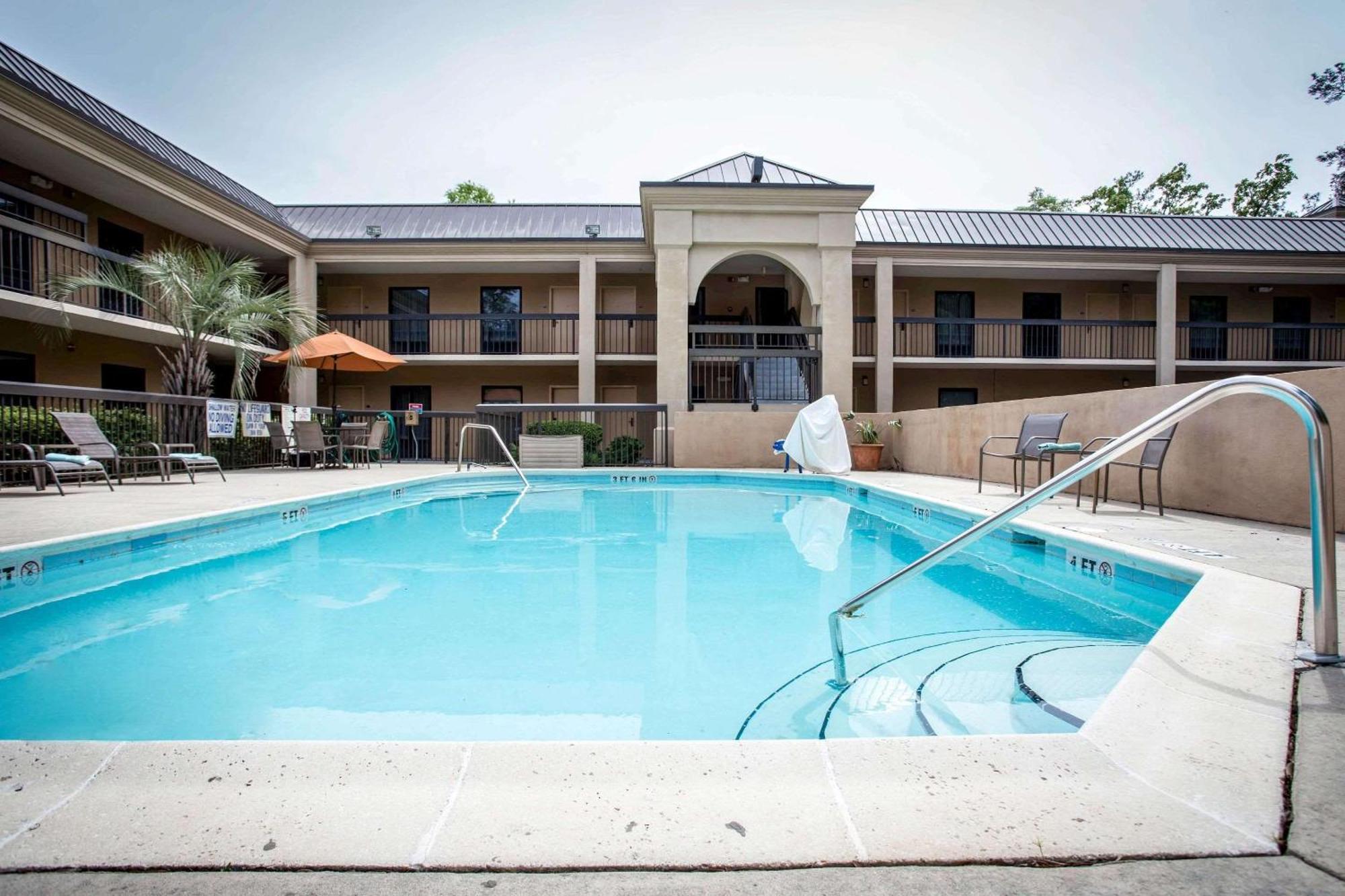 Clarion Inn & Suites Aiken South Exterior foto